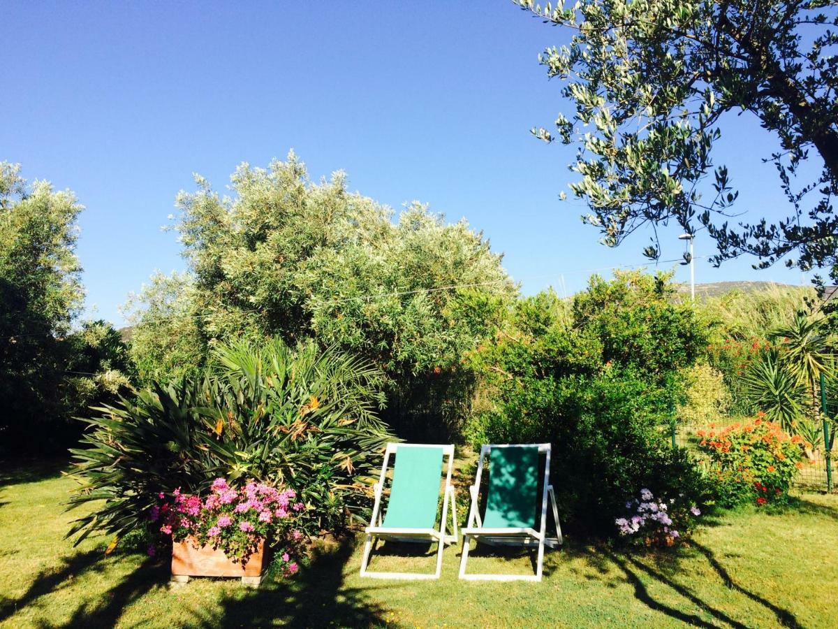 Casa Del Mirto Bianco Villa Chia Buitenkant foto